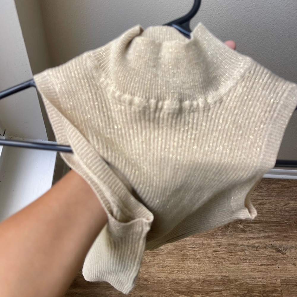 Vintage Elegant Sleeveless Knit Tank Top in Cream with shimmer detail - Picture 3 of 6